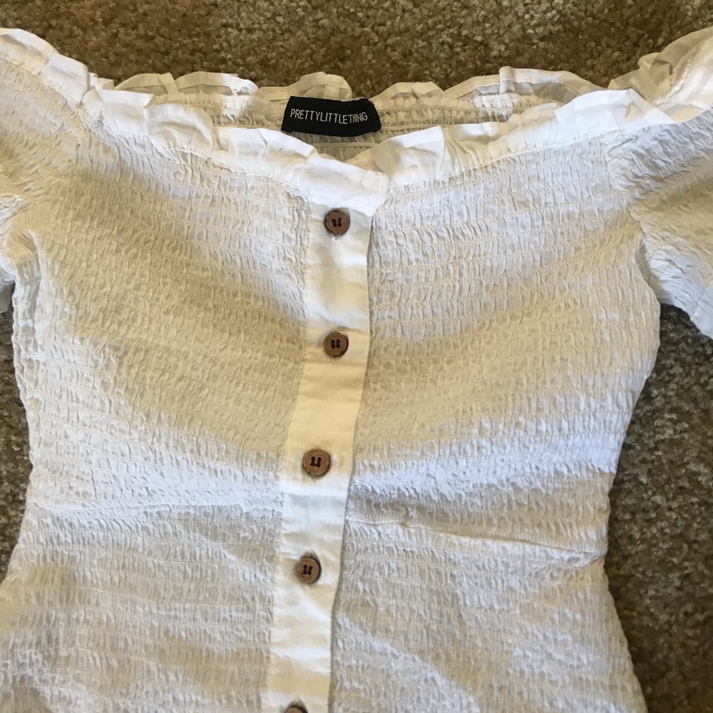 Pretty Little Thing White ruffle dress 😍